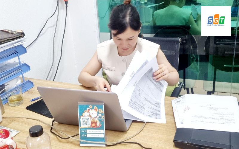 Dịch thuật Sài Gòn hỗ trợ dịch thuật giấy tờ du học đa ngôn ngữ, đáp ứng mọi nhu cầu học tập và việc làm.