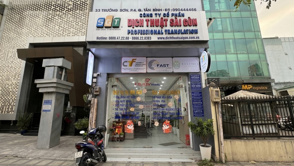 Văn phòng Dịch thuật Sài Gòn tại: 33 Đường Trường Sơn, Phường Tân Sơn Nhất, Q. Tân Bình